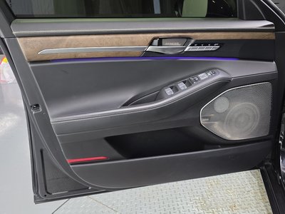 2019 Genesis G90 — миниатюра 14