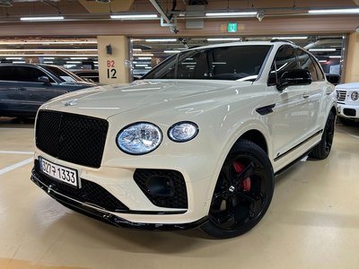 BENTLEY BENTAYGA - 4