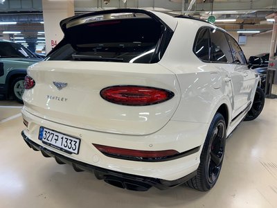 BENTLEY BENTAYGA - 6