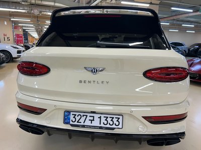 BENTLEY BENTAYGA - 7