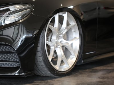 صورة 4 لـ 2017 Mercedes-BENZ E-CLASS