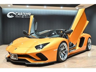 LAMBORGHINI AVENTADOR ROADSTER - 1