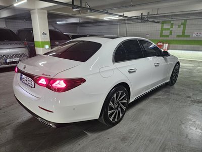 MERCEDES-BENZ E-CLASS - 4