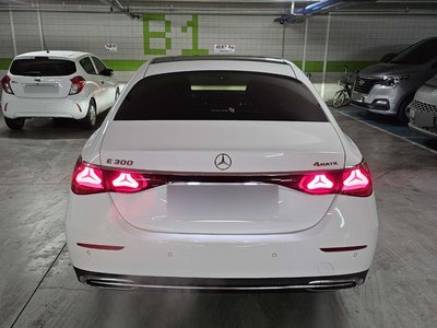 MERCEDES-BENZ E-CLASS - 3