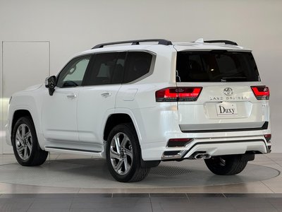 TOYOTA LAND CRUISER 300 - 8