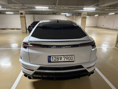 LAMBORGHINI URUS - 3
