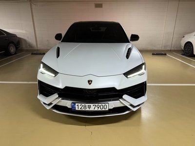 LAMBORGHINI URUS - 2