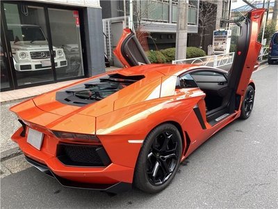 LAMBORGHINI AVENTADOR - 8