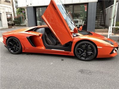 LAMBORGHINI AVENTADOR - 9
