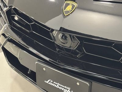 LAMBORGHINI URUS - 10