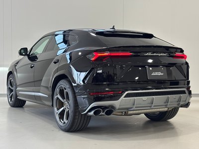 LAMBORGHINI URUS - 5
