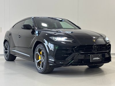 LAMBORGHINI URUS - 1