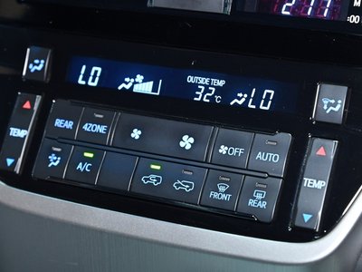 2017 Toyota LAND CRUISER 200 缩略图 33