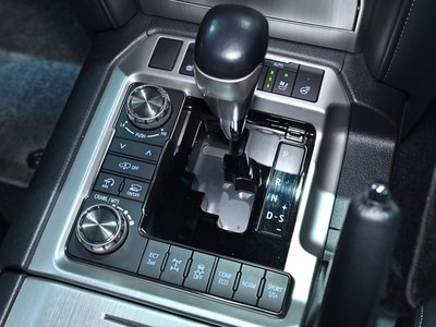 2017 Toyota LAND CRUISER 200 缩略图 35