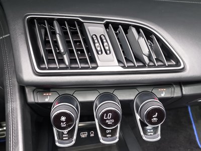 2017 AUDI R8 — миниатюра 26
