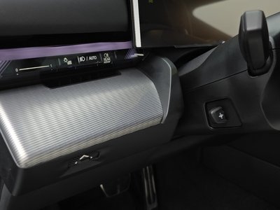 2025 BMW 5 SERIES 缩略图 26
