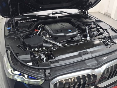 صورة 7 لـ 2025 BMW 5 SERIES
