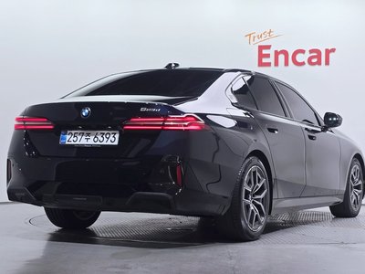 صورة 3 لـ 2025 BMW 5 SERIES