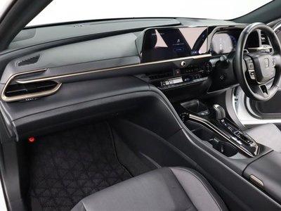 2025 Toyota CROWN SPORT — миниатюра 24