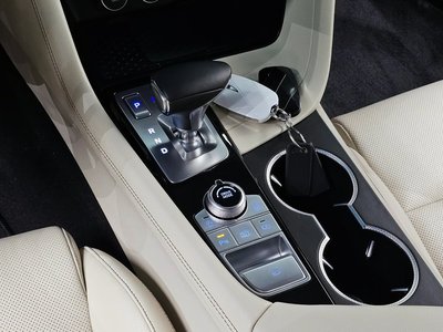 2023 Genesis THE NEW G70 photo 9