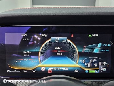 MERCEDES-BENZ E-CLASS - 8