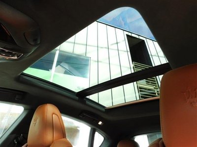 MASERATI LEVANTE - 4