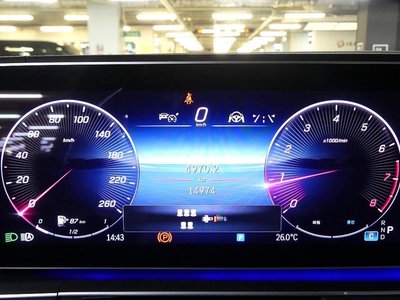 MERCEDES-BENZ GLS - 8