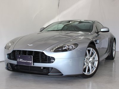 ASTON MARTIN V8 - 1