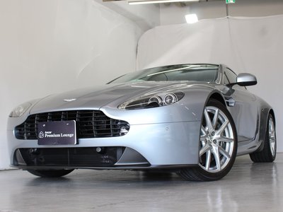 ASTON MARTIN V8 - 4