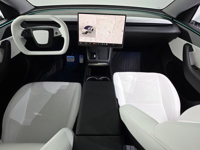 TESLA MODEL Y - 5