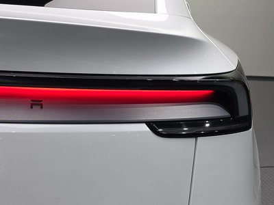 TESLA MODEL Y - 10
