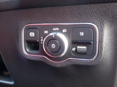 MERCEDES-BENZ GLB AMG - 10