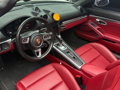 PORSCHE 718 BOXSTER - 9