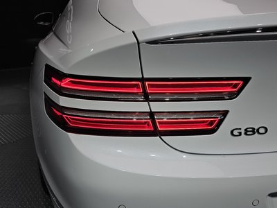GENESIS G80 (RG3) - 10