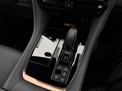2025 Toyota ALPHARD — миниатюра 18