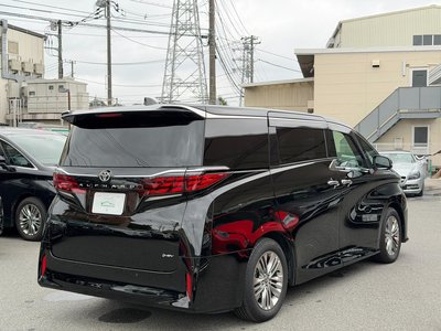 2025 Toyota ALPHARD — фото 6