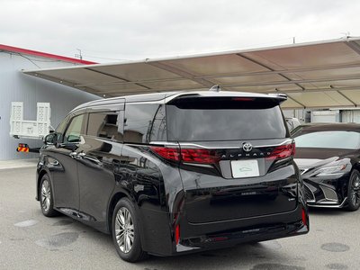 2025 Toyota ALPHARD — фото 4