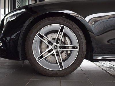 MERCEDES-BENZ E-CLASS - 2