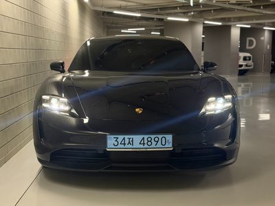 صورة 1 لـ 2021 Porsche TAYCAN