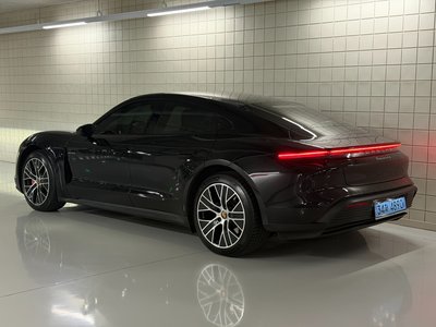 صورة 3 لـ 2021 Porsche TAYCAN