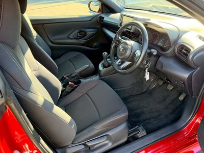 TOYOTA GR YARIS - 10