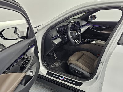 2025 BMW 5 SERIES — миниатюра 14