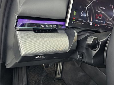 2025 BMW 5 SERIES — миниатюра 23