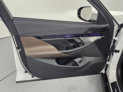 2025 BMW 5 SERIES — миниатюра 15