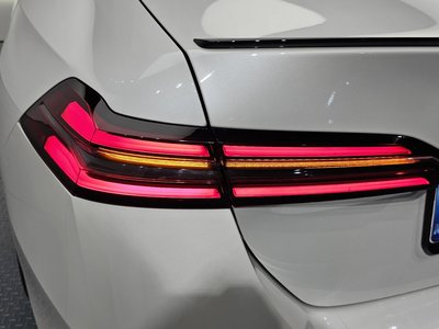 2025 BMW 5 SERIES — миниатюра 11