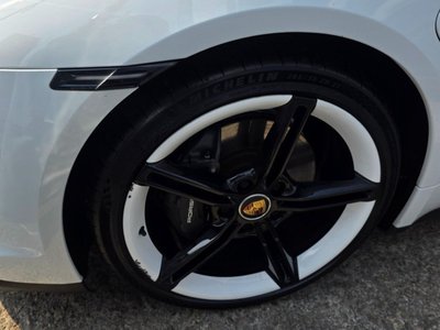 PORSCHE TAYCAN - 10