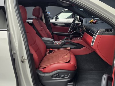 PORSCHE CAYENNE - 10