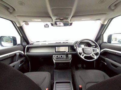 LAND ROVER DEFENDER - 9