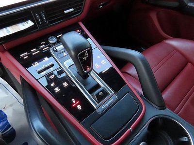 PORSCHE CAYENNE - 10