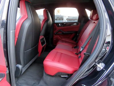 PORSCHE CAYENNE - 7